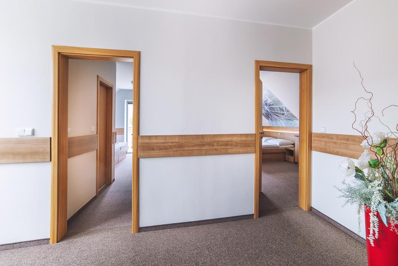 Apartmany Zaria Besenova Ngoại thất bức ảnh